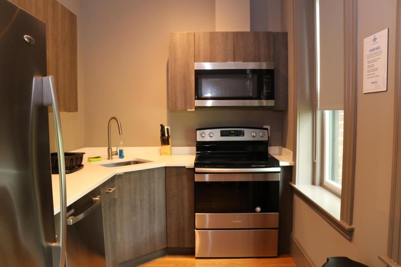 A Stylish Stay W/ A Queen Bed, Heated Floors.. #14 Brookline Exterior photo