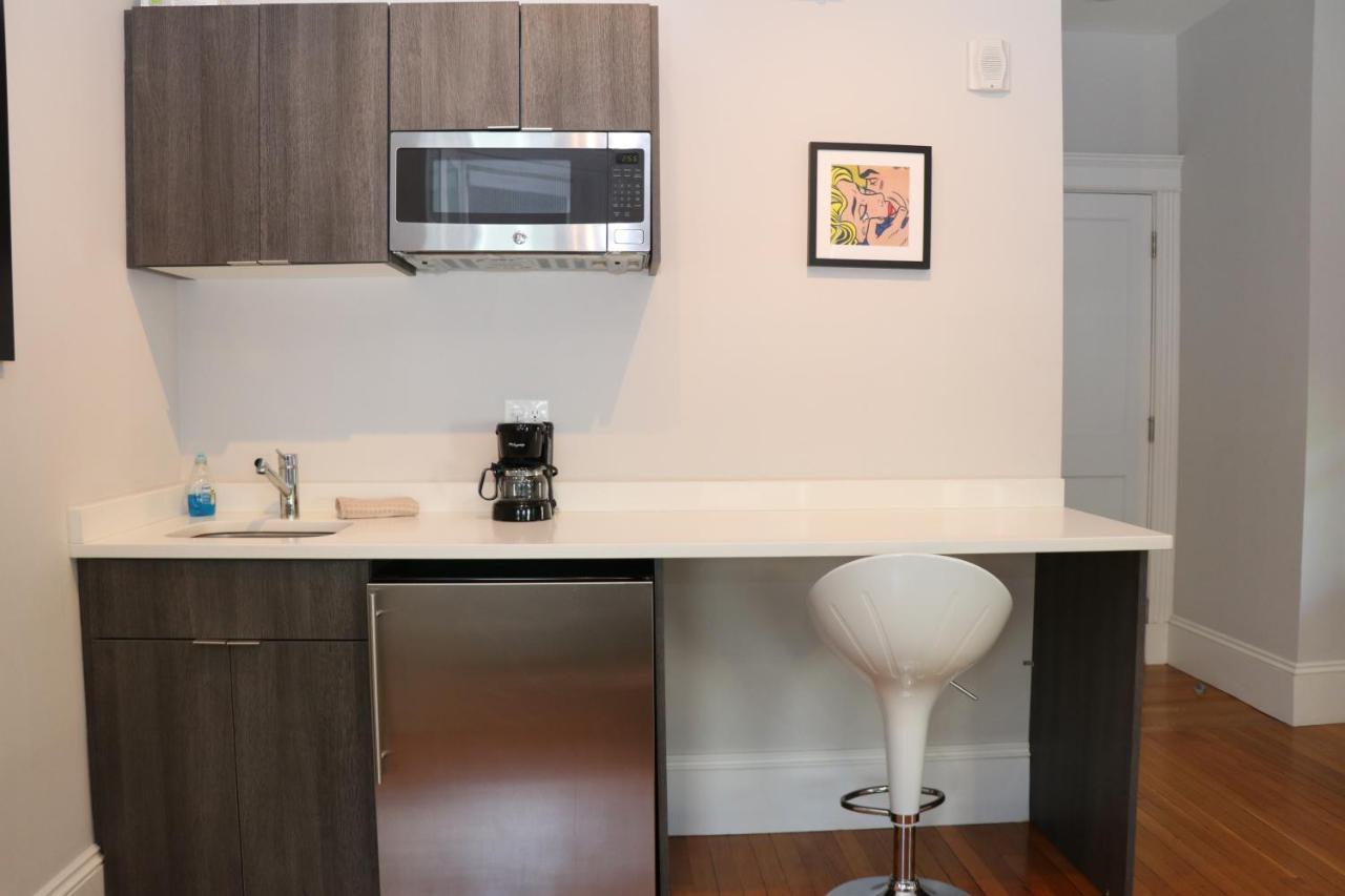 A Stylish Stay W/ A Queen Bed, Heated Floors.. #14 Brookline Exterior photo