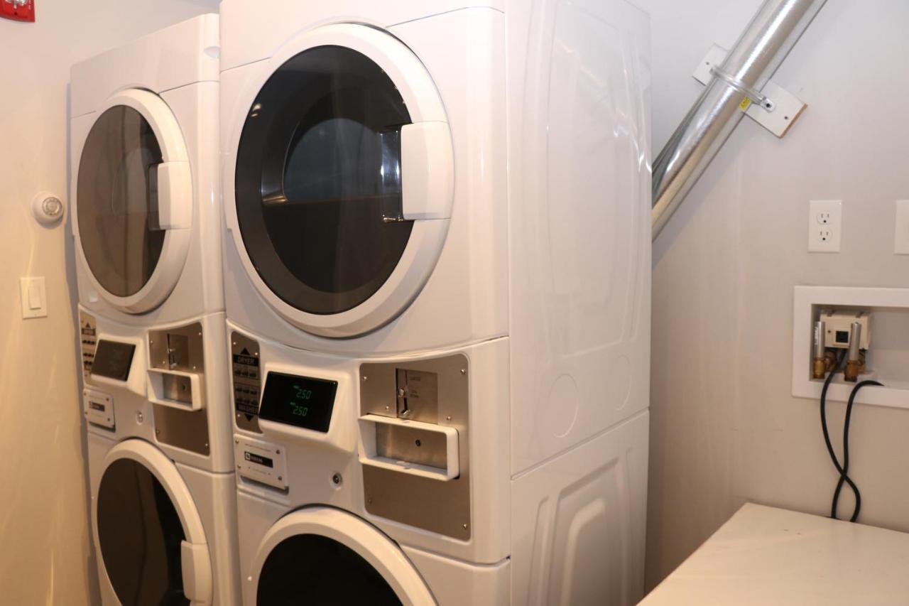 A Stylish Stay W/ A Queen Bed, Heated Floors.. #14 Brookline Exterior photo
