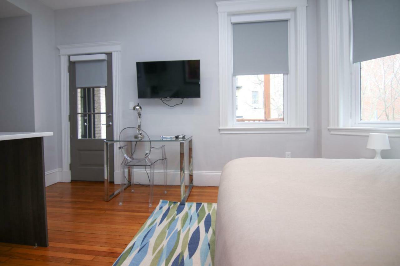 A Stylish Stay W/ A Queen Bed, Heated Floors.. #14 Brookline Exterior photo